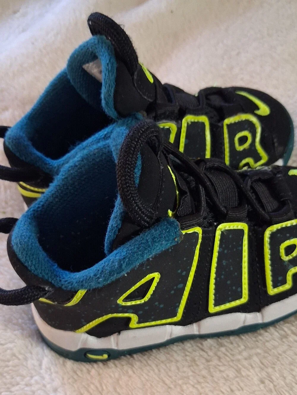 Nike Kids Black & Teal Sneakers with Neon Yellow Accents LIL ONES SIZE 7C